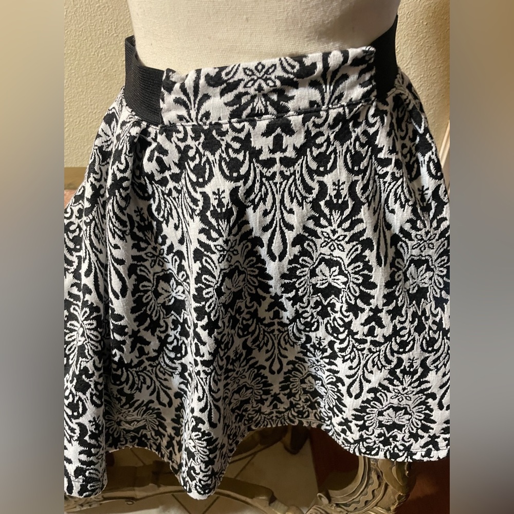 Elegant Black and White Patterned Skater Skirt